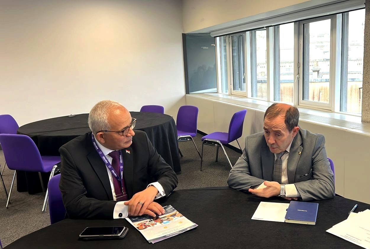 The Minister of Education meets his Algerian counterpart to discuss enhancing cooperation in the field of education)