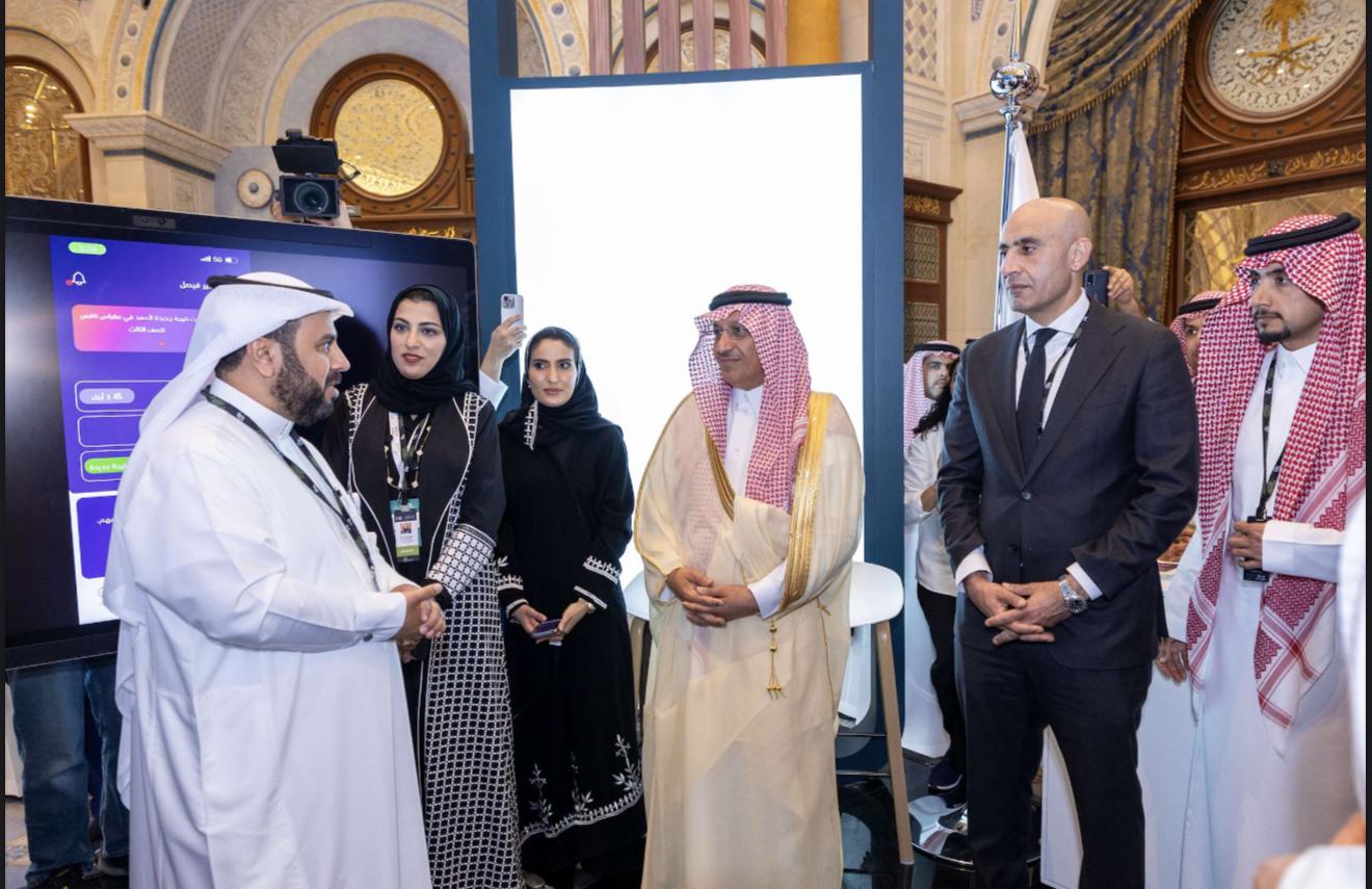 وزير التربية والتعليم يتفقد المعرض الدولي للتعليم (EDGEx).)