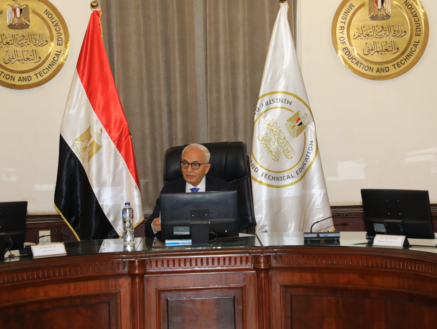 The Minister of Education chairs the meeting of the Higher Executive Committee of the STEM Schools for Excellence in Science and Technology)
