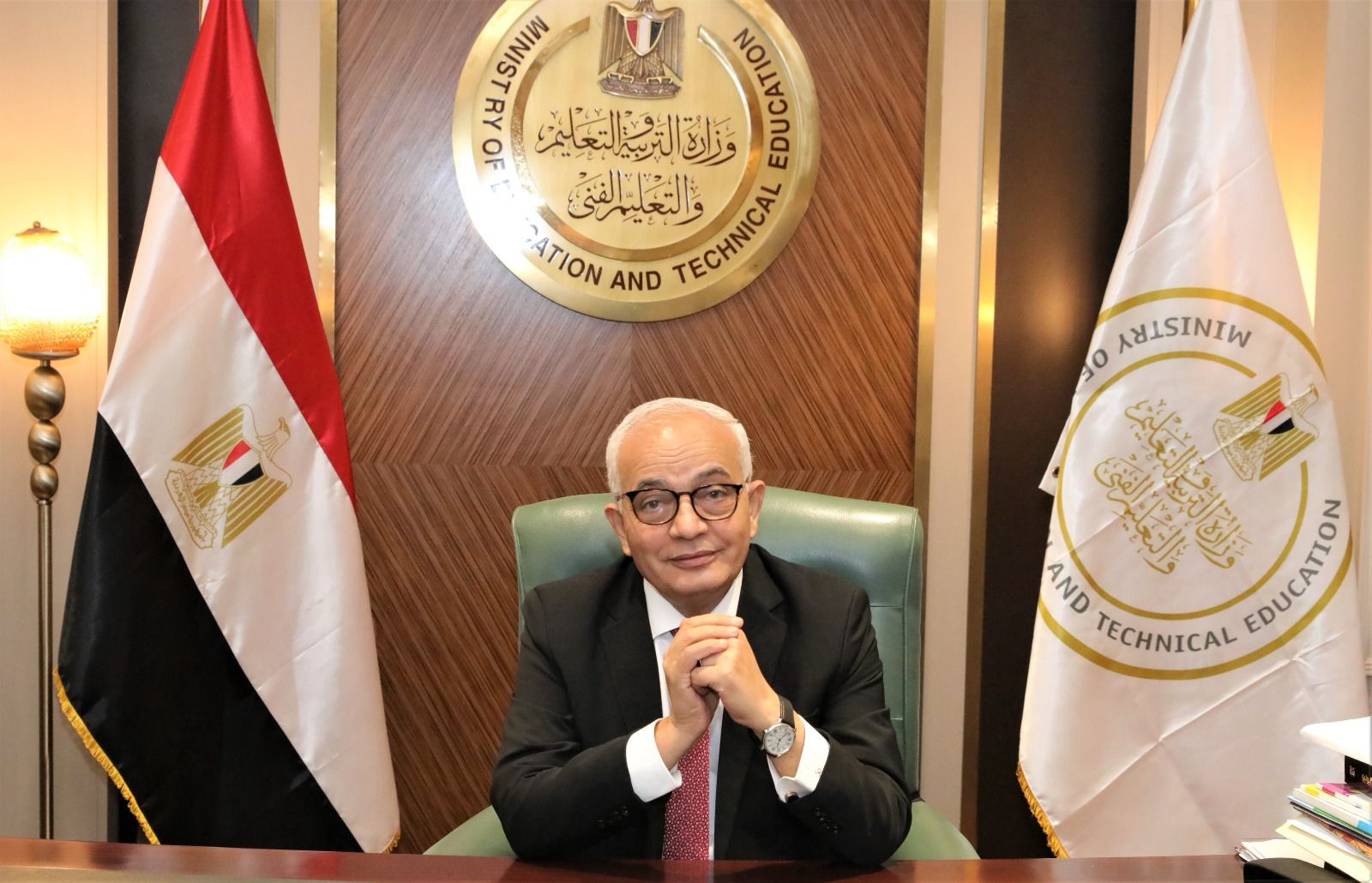 وزير التربية والتعليم يوقع قرارات تعاقد المعلمين الجدد الناجحين في "مسابقة ٣٠ ألف معلم السنة الاولى"..وتسكينهم منتصف الأسبوع المقبل)