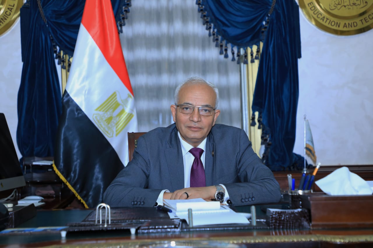 التعليم تعلن مد الفترة الزمنية للدخول على منصة امتحانات الطلاب المصريين في الخارج حتى ٨ مساءًا بتوقيت كل دولة طوال فترة الامتحانات