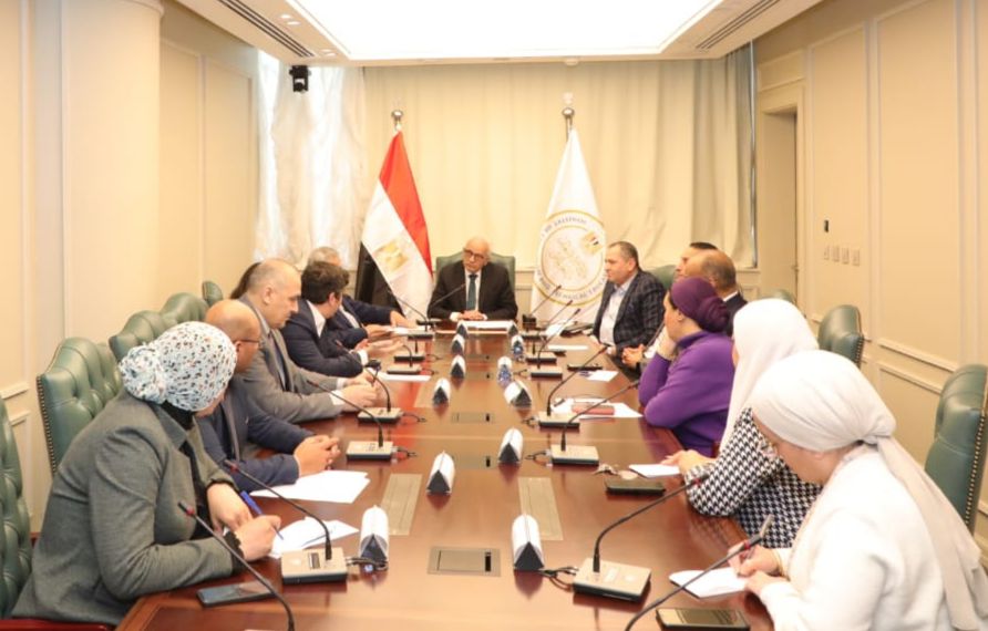 The Minister of Education receives a delegation from the United States Agency for International Development)