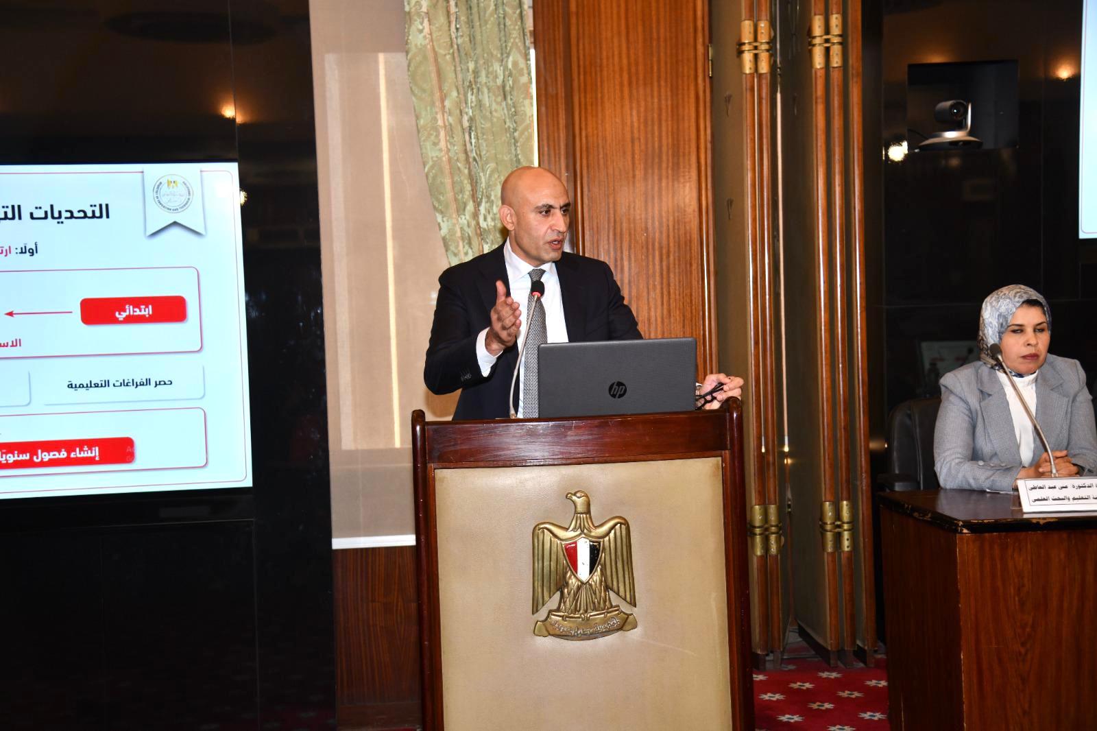 خلال مشاركته فى جلسة أمام لجنة التعليم والبحث العلمى بمجلس النواب:  وزير التربية والتعليم يستعرض الإجراءات والسياسات والتدخلات للتغلب على التحديات التى تواجه التعليم خلال الأشهر الثلاثة الماضية)