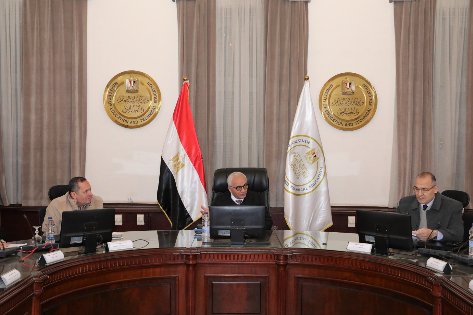 The Minister of Education chairs the meeting of the Higher Executive Committee for Schools of Excellence in Science and Technology STEM)