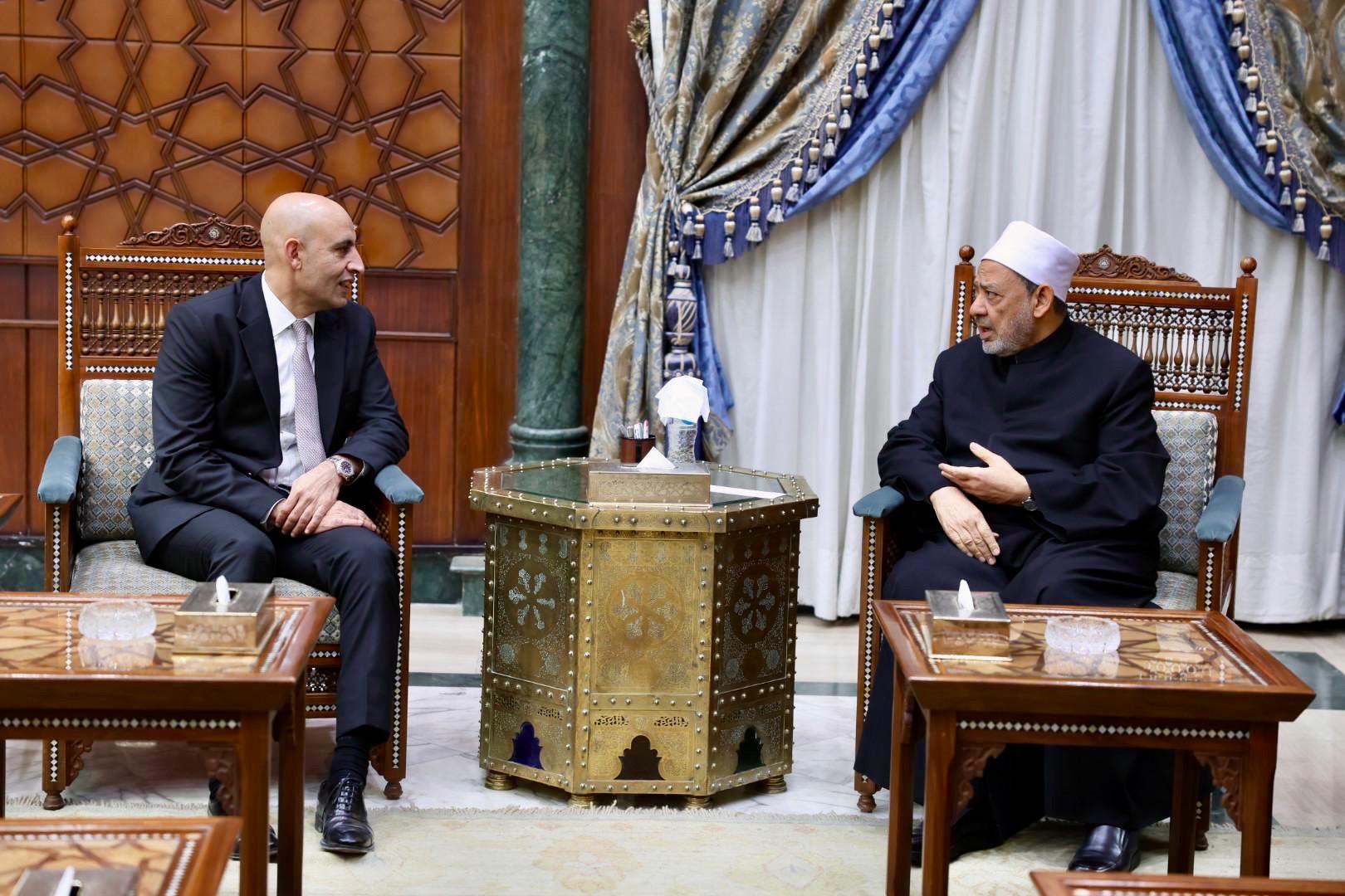 Al-Azhar Grand Imam and Minister of Education Discuss Enhancing Teaching Arabic and Religious Education in Curricula)