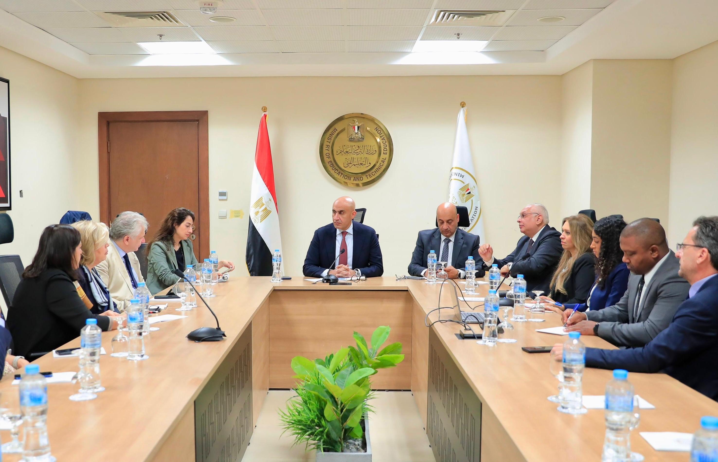 وزير التربية والتعليم يلتقي ممثلى الأكاديميات والمعاهد الإيطالية الفنية الكبرى