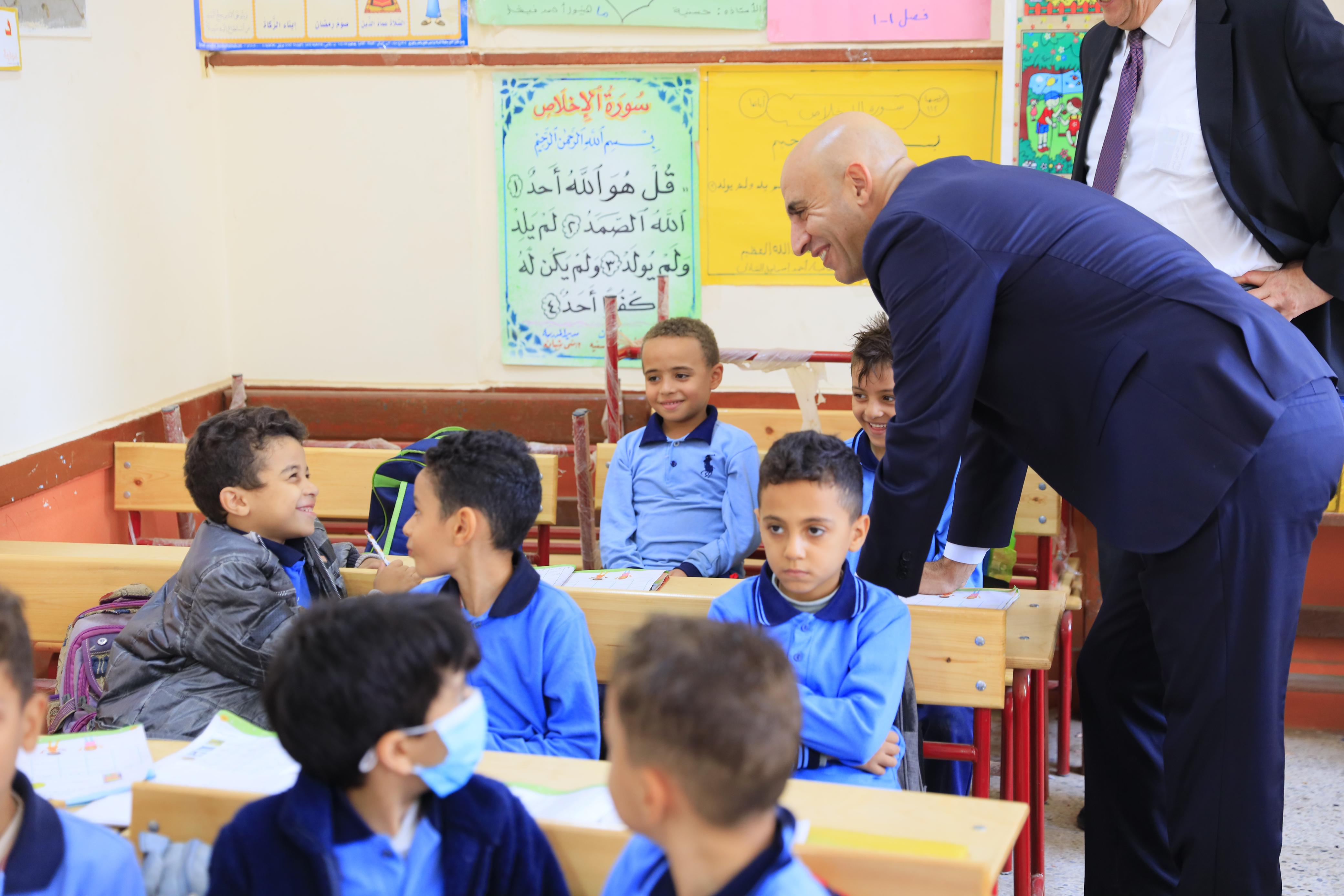 وزير التربية والتعليم ومحافظ الغربية يتفقدان خمس مدارس بإدارة زفتى التعليمية)