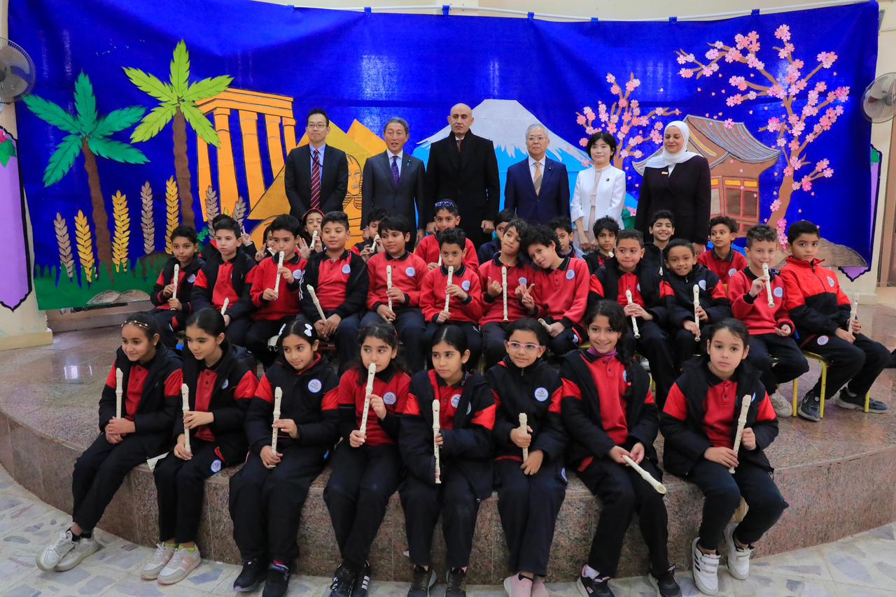 وزير التربية والتعليم يصطحب وفدا من البرلمان الياباني في زيارة للمدرسة المصرية اليابانية بمدينة العبور 