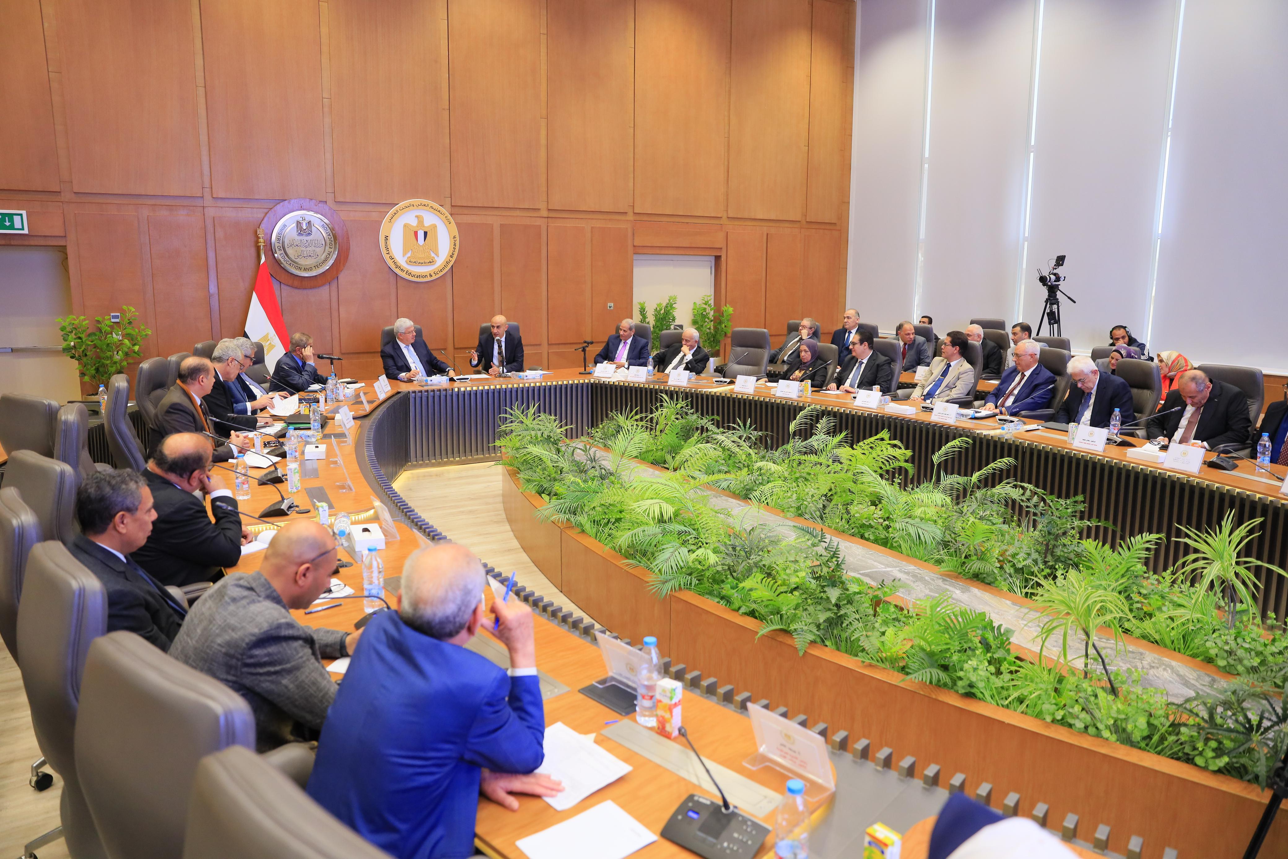 وزارة التربية والتعليم تطلق أولى فعاليات جلسات الحوار المجتمعي حول مقترح نظام شهادة "البكالوريا المصرية" مع الخبراء والمتخصصين)