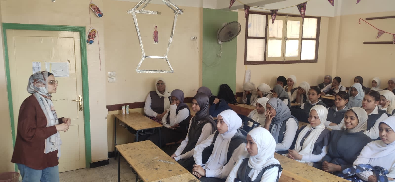 ورش عمل للتوعية بترشيد الكهرباء بالتعاون مع شركة مصر العليا لتوزيع الكهرباء)