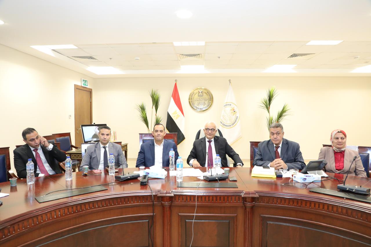 The Minister of Education follows up on the regularity of the high school examination committees