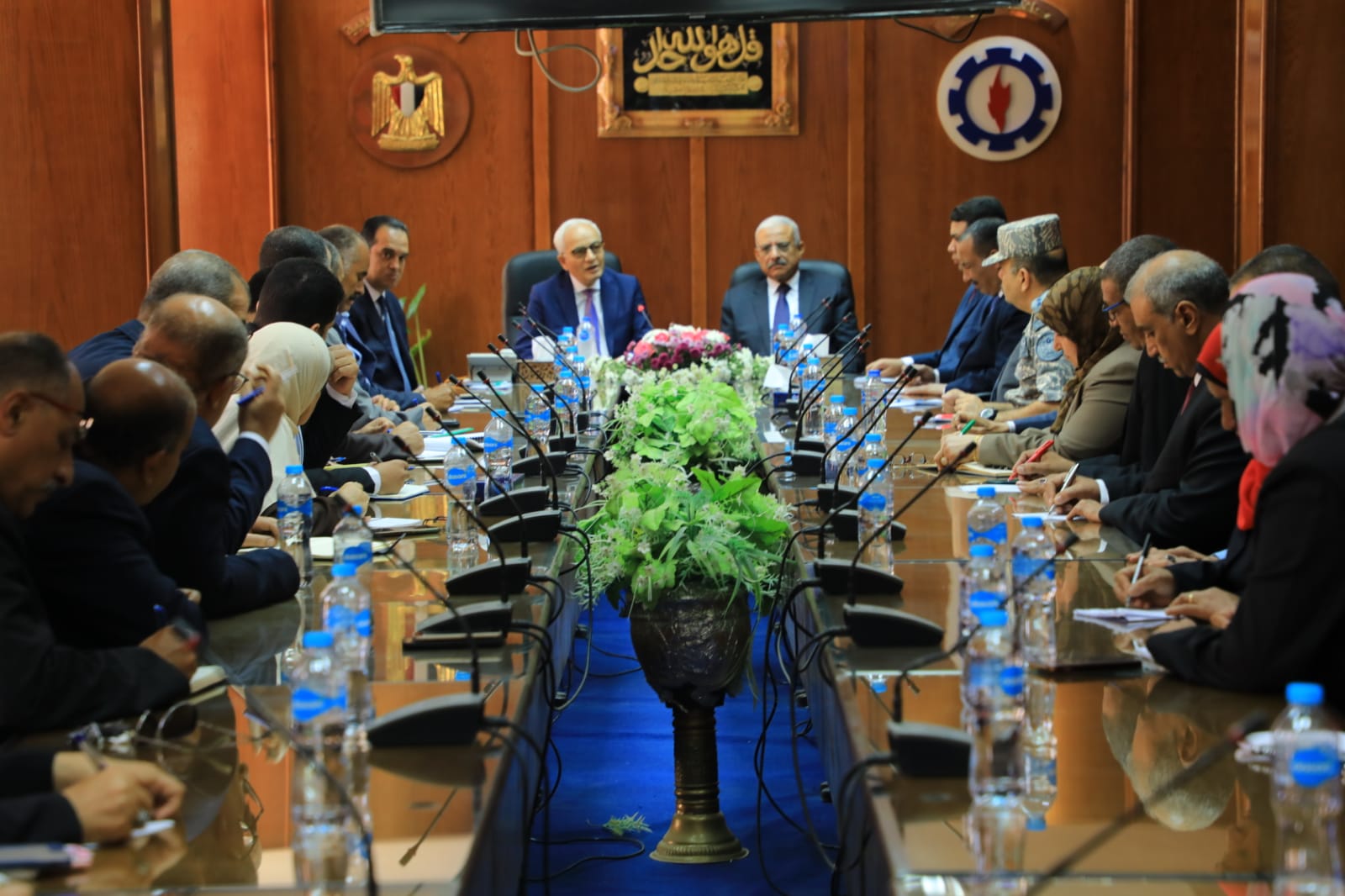 رضا حجازي يلتقي قيادات التعليم بمحافظة السويس لمناقشة استعدادات العام الدراسي الجديد)