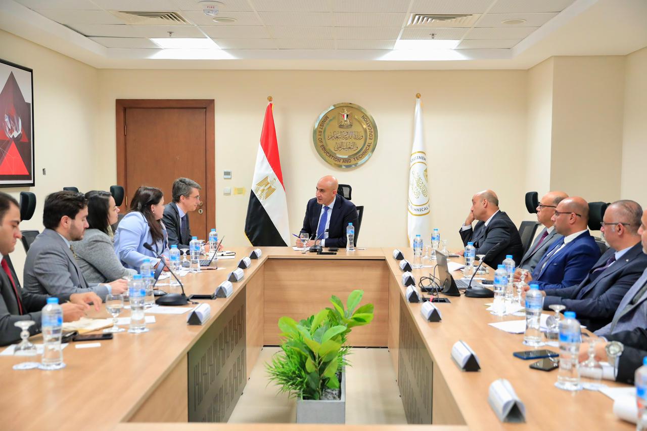 Minister of Education Discusses Education System Development Plans with World Bank