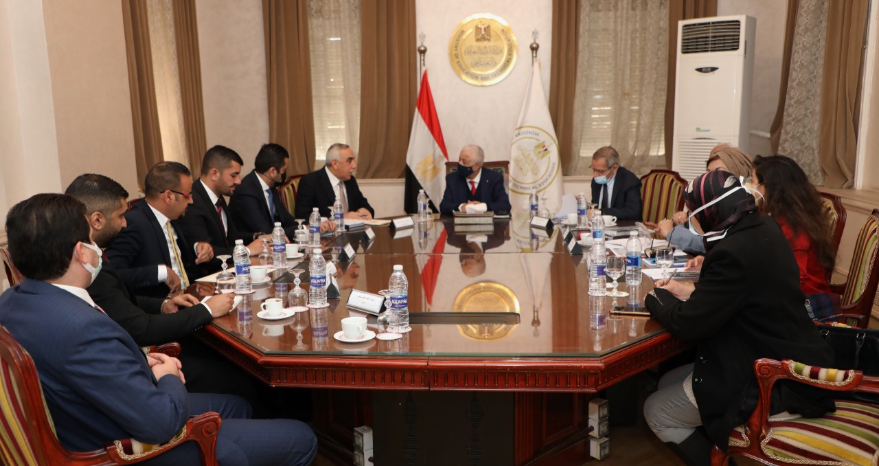 وزير التربية والتعليم يلتقى سفير العراق بالقاهرة لبحث سبل التعاون فى مجال التعليم قبل الجامعى)