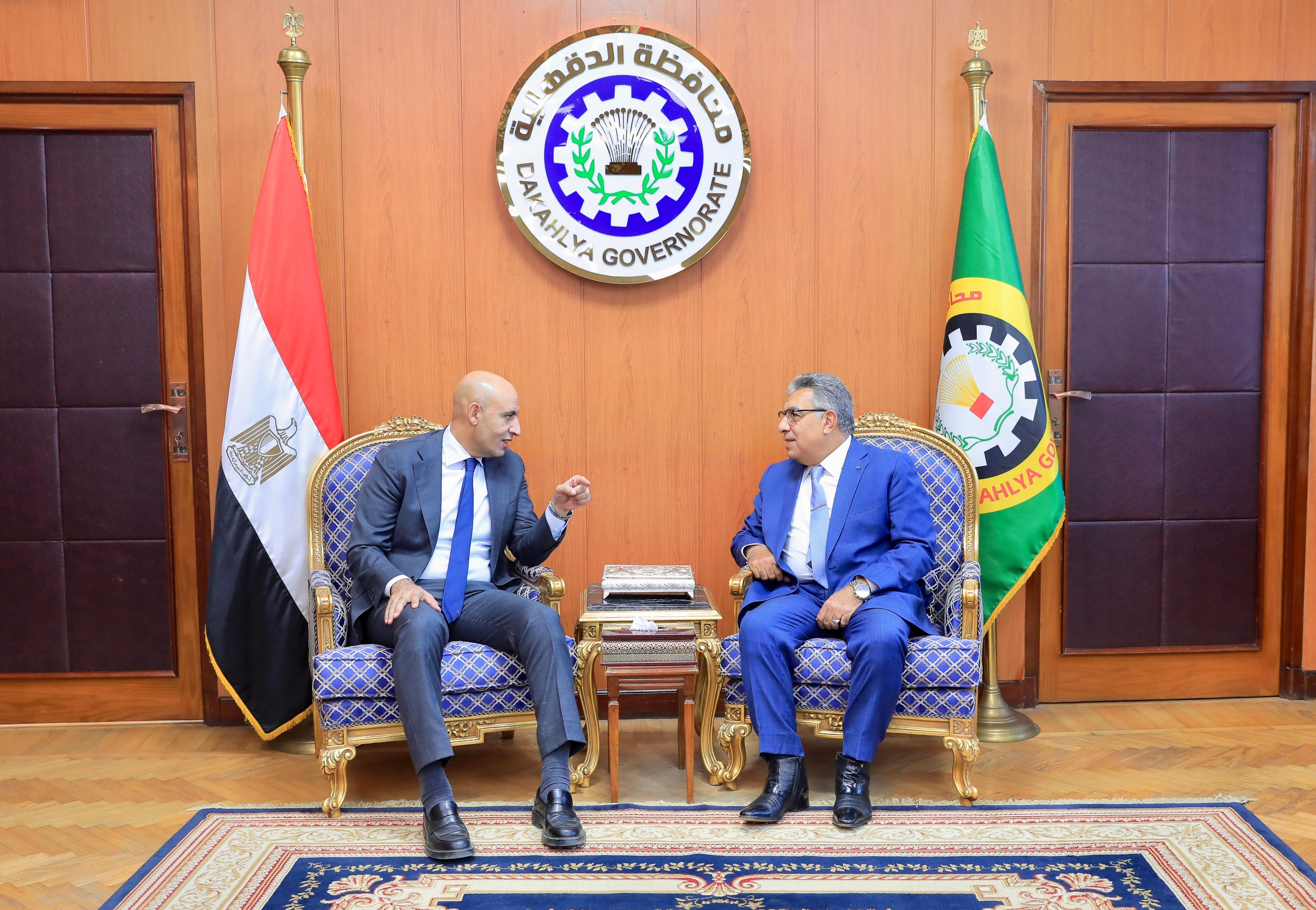 محافظ الدقهلية يستقبل وزير التربية والتعليم بديوان عام المحافظة عقب جولته التفقدية بعدد من مدارس المحافظة