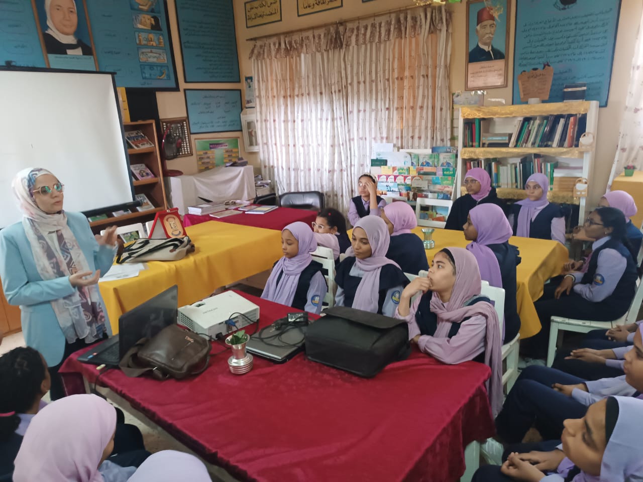 ورش عمل للتوعية بترشيد الكهرباء بالتعاون مع شركة مصر العليا لتوزيع الكهرباء)