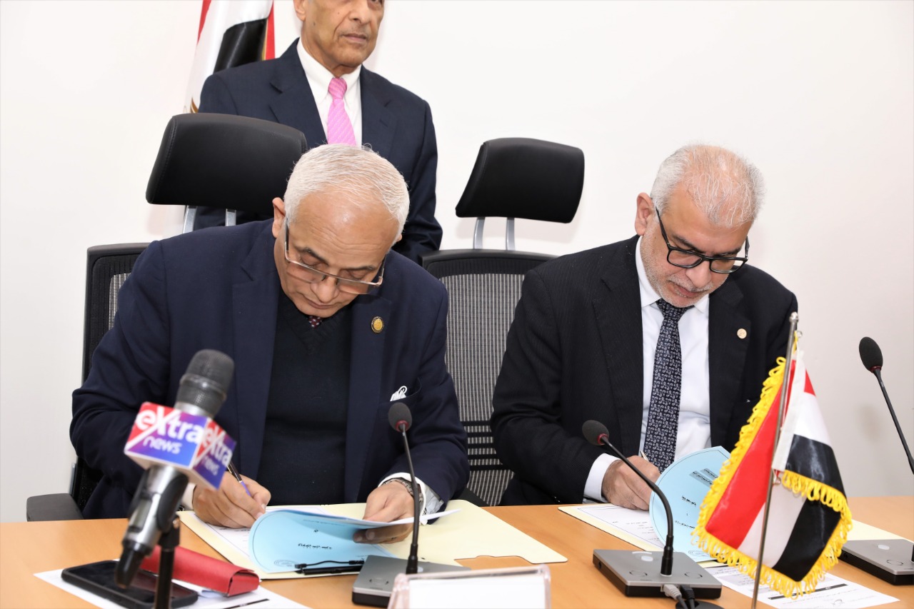 "التعليم" توقع بروتوكول تعاون مع وكالة الفضاء المصرية في مجال الأنشطة العلمية والتوعية الثقافية بتكنولوجيا الفضاء)