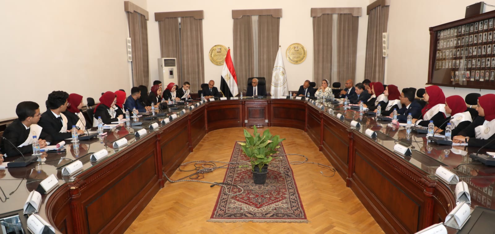 وزير التربية والتعليم يلتقي أعضاء المكتب التنفيذي لمجلس اتحاد طلاب مدارس الجمهورية