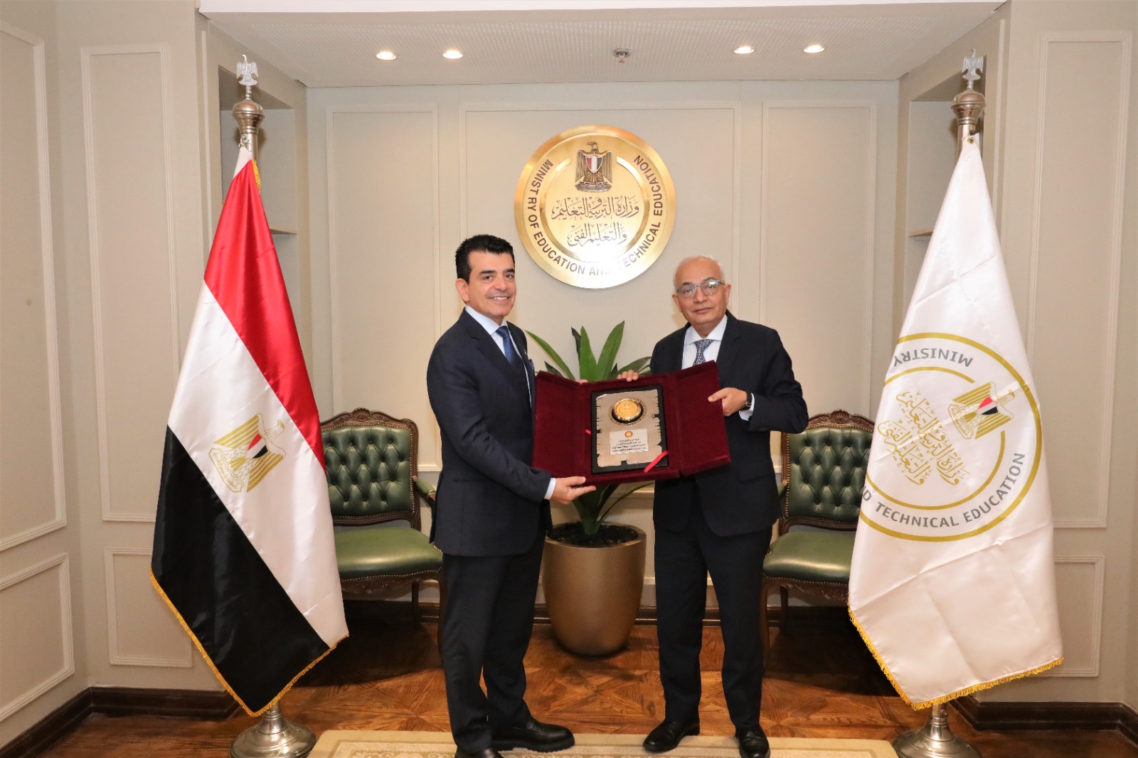 وزير التربية والتعليم يستقبل مدير عام منظمة "الإيسيسكو" لبحث التعاون في بناء قدرات المعلمين وإطلاق "البرنامج التدريبي للشهادات الدولية للمعلمين الشباب"