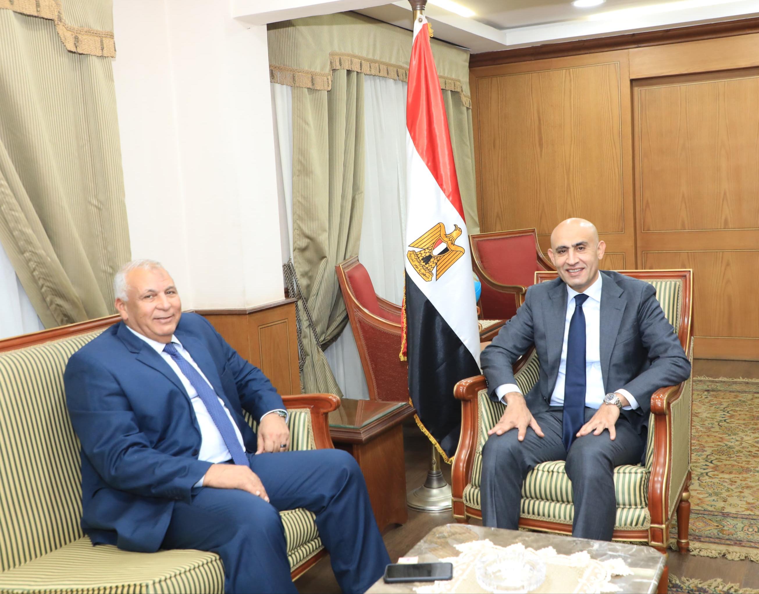 وزير التربية والتعليم يستقبل محافظ الوادي الجديد لبحث الجهود المشتركة)