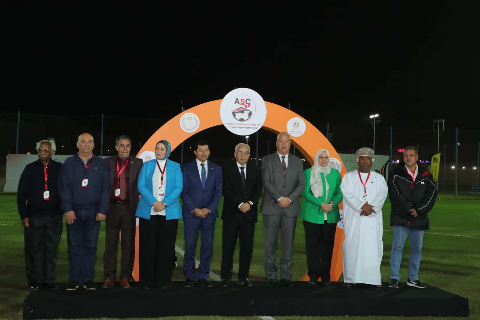 وزيرا التربية والتعليم والشباب والرياضة يشهدان ختام فعاليات البطولة العربية المدرسية ويكرمان الفائزين)