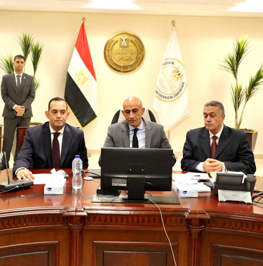 The Minister of Education follows up on the high school exams