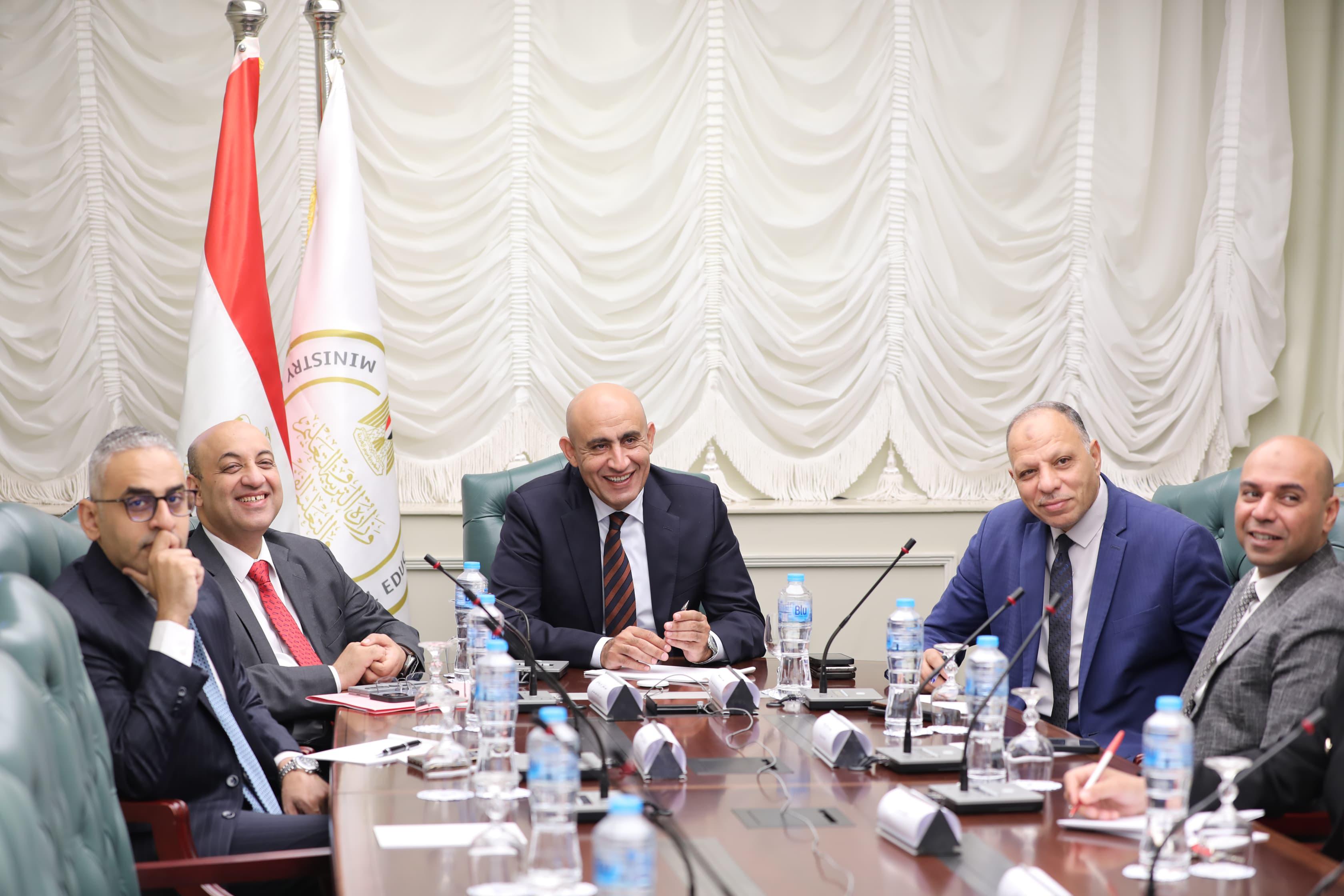The Minister of Education holds a meeting with the directors of education directorates