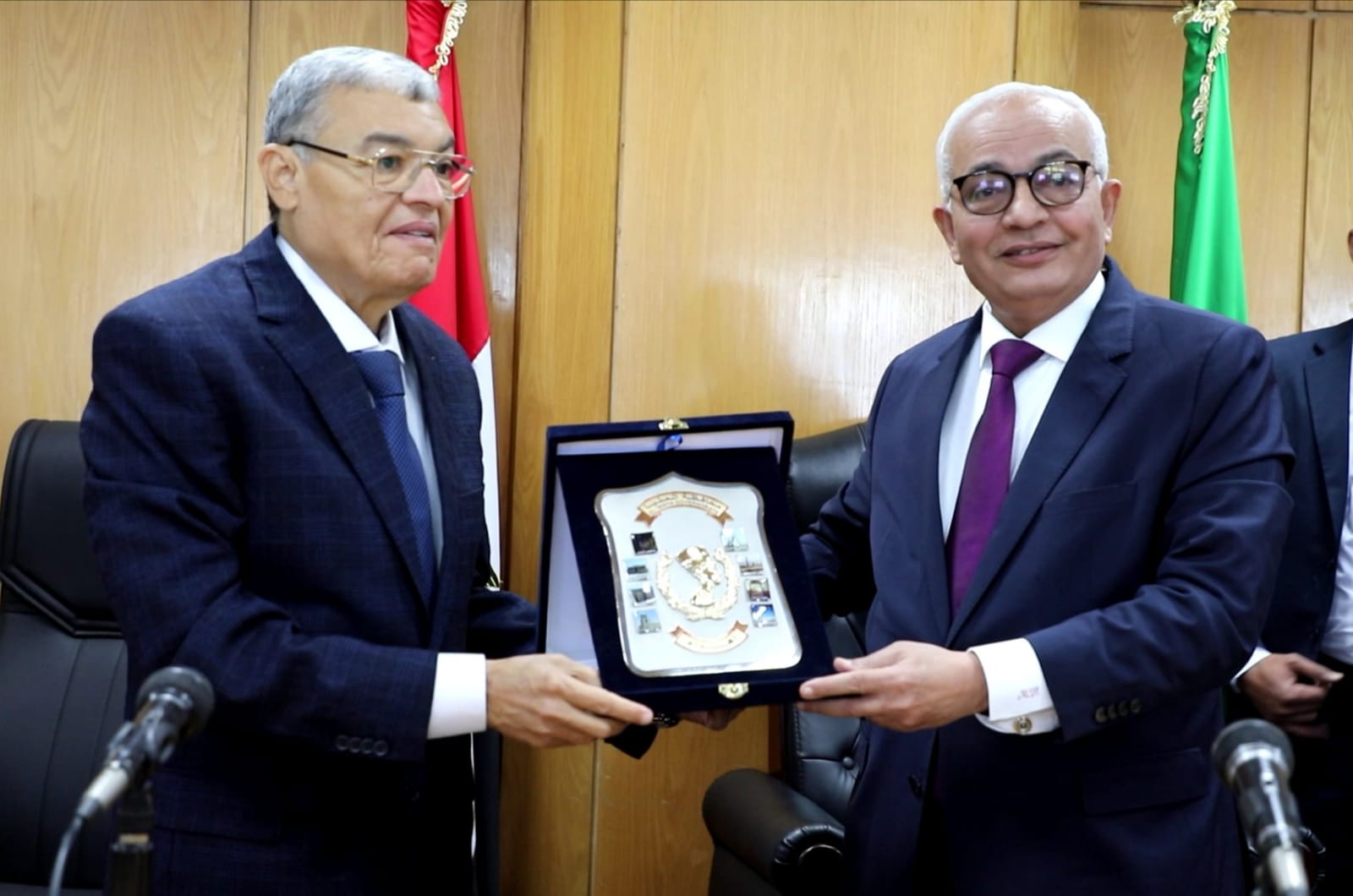 The Minister of Education and the Governor of Minya hold a meeting with directors of educational departments)
